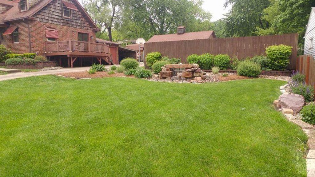 Beautiful Lawn with Water Feature